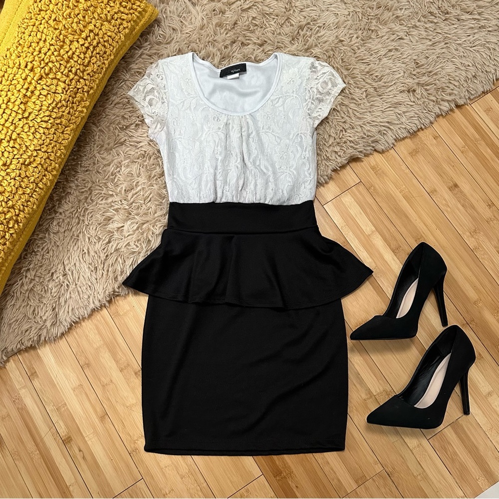 💰Y2K Black/White Lace Peplum Short Bodycon Dress Size S